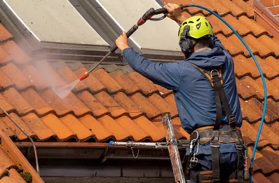 Démoussage et hydrofuge de toiture à Saudemont